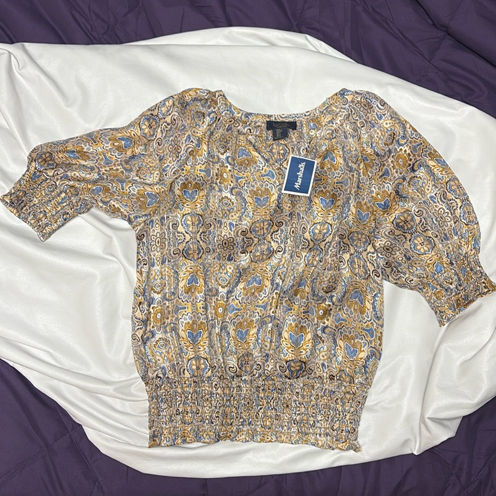 Short sleeve shirt Size Small